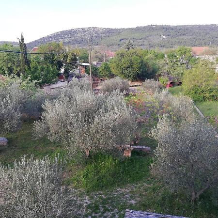 Spacious Family Apartment With Parking In The Shade And Barbecue House Šibenik Esterno foto