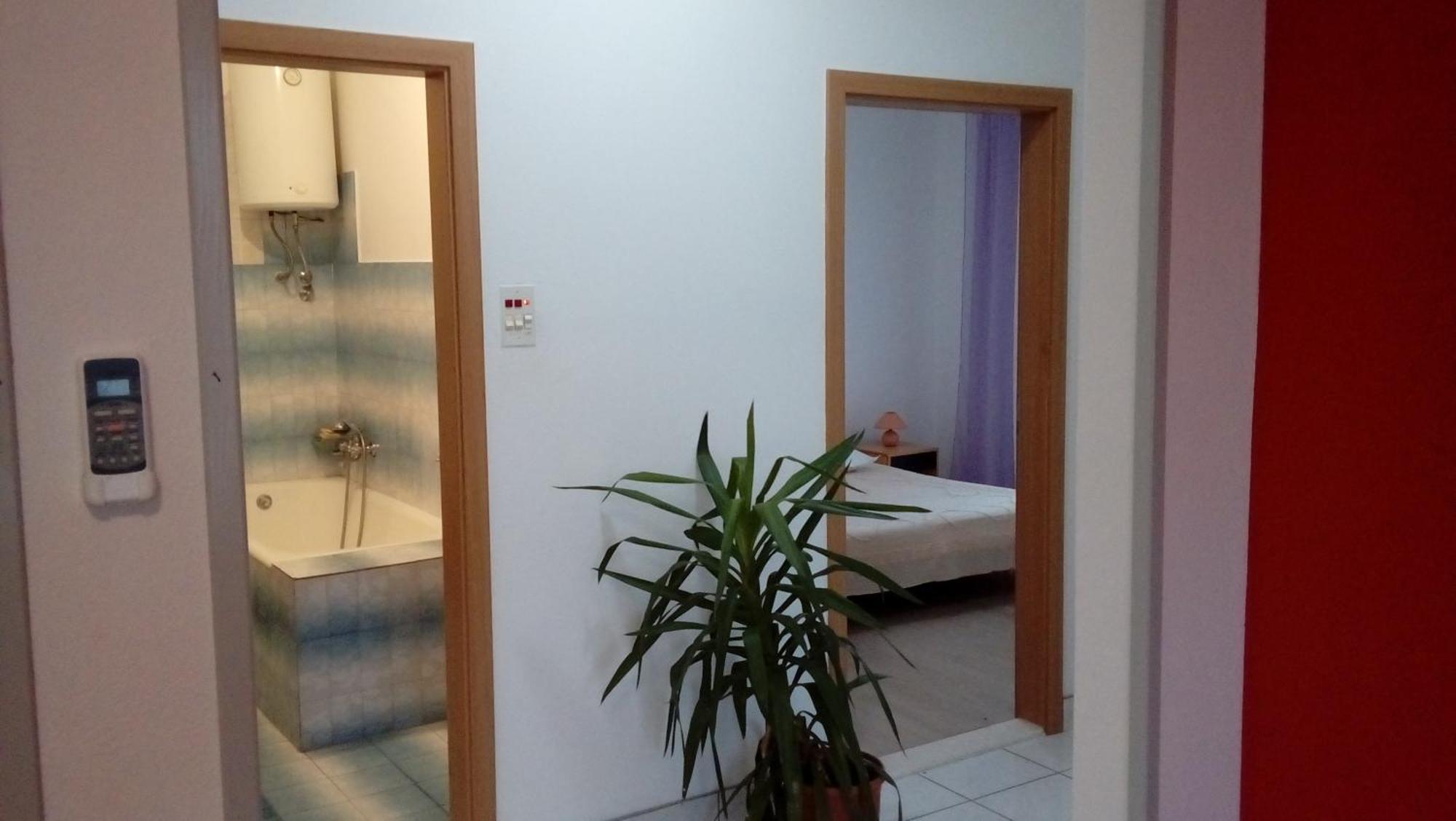 Spacious Family Apartment With Parking In The Shade And Barbecue House Šibenik Esterno foto