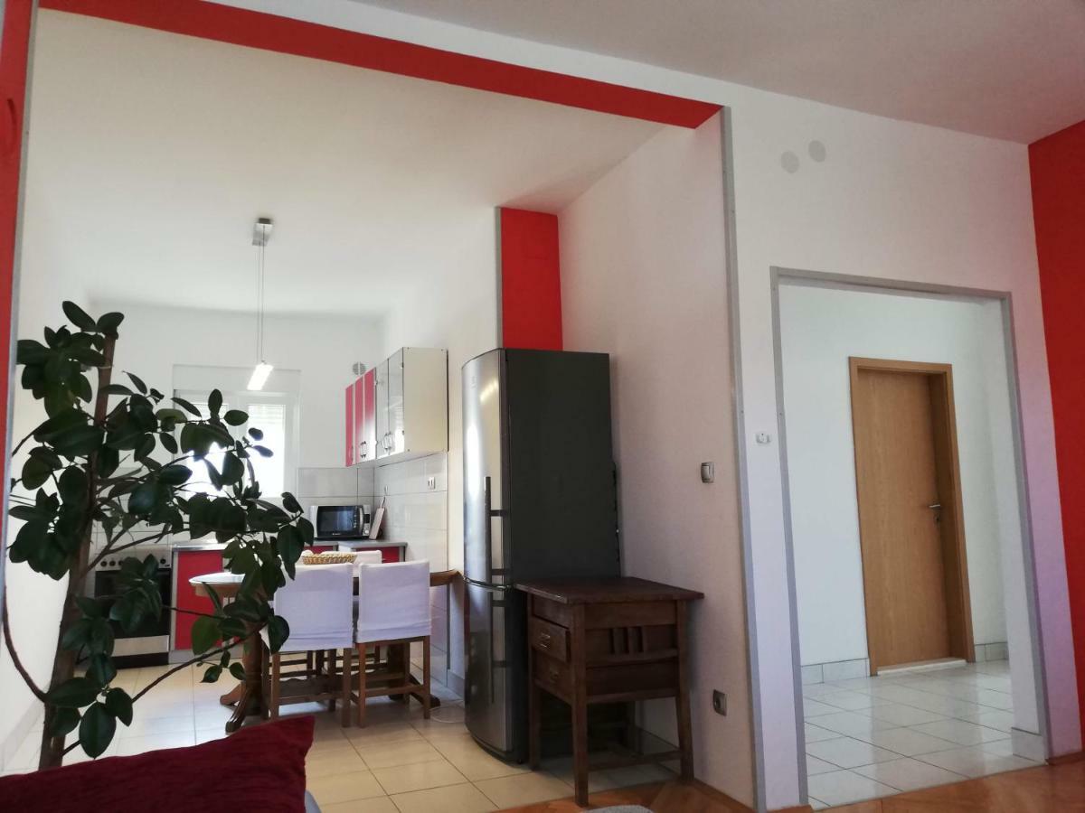 Spacious Family Apartment With Parking In The Shade And Barbecue House Šibenik Esterno foto