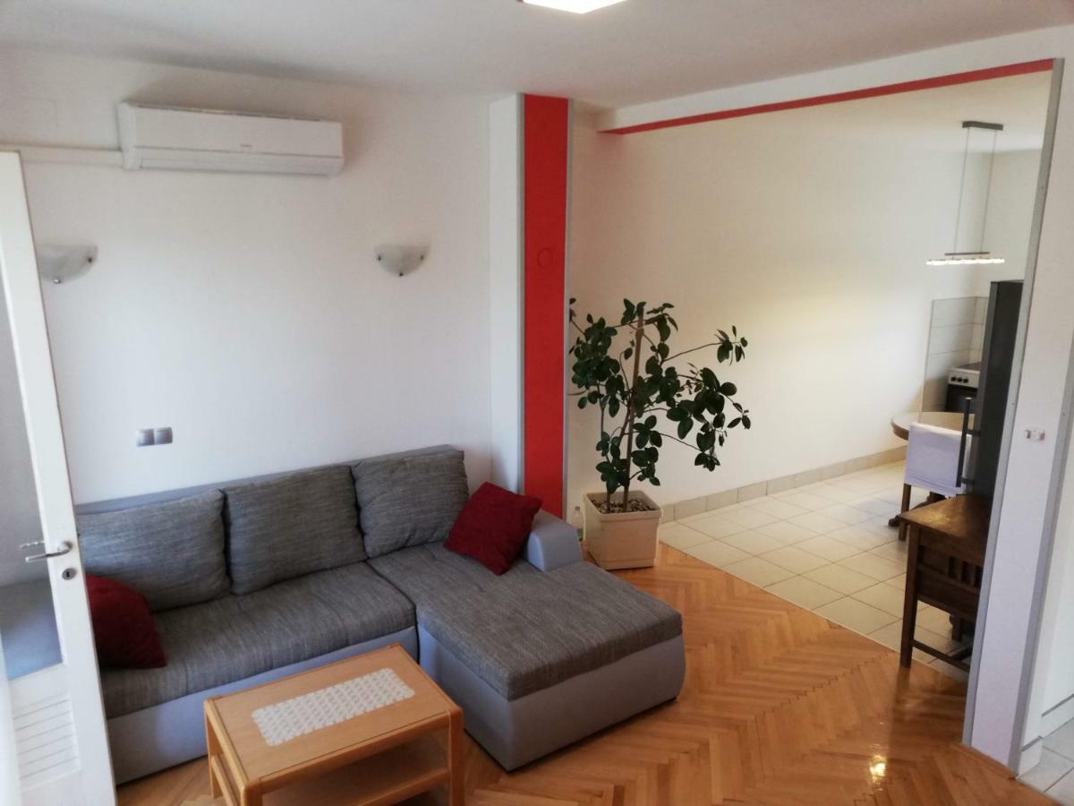 Spacious Family Apartment With Parking In The Shade And Barbecue House Šibenik Esterno foto