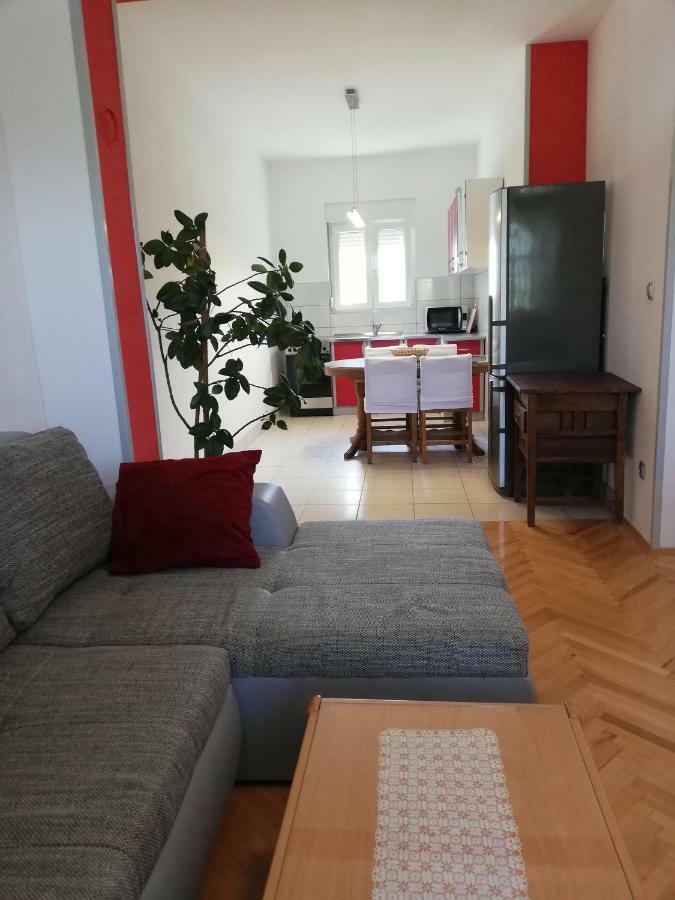 Spacious Family Apartment With Parking In The Shade And Barbecue House Šibenik Esterno foto