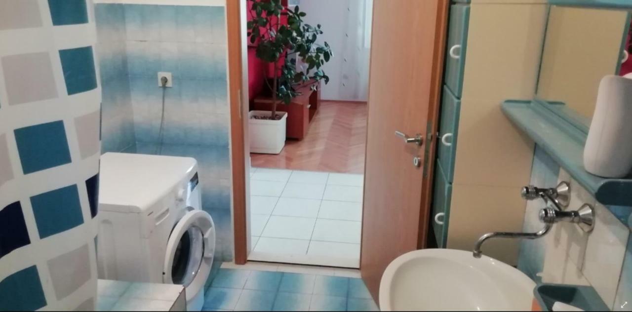 Spacious Family Apartment With Parking In The Shade And Barbecue House Šibenik Esterno foto