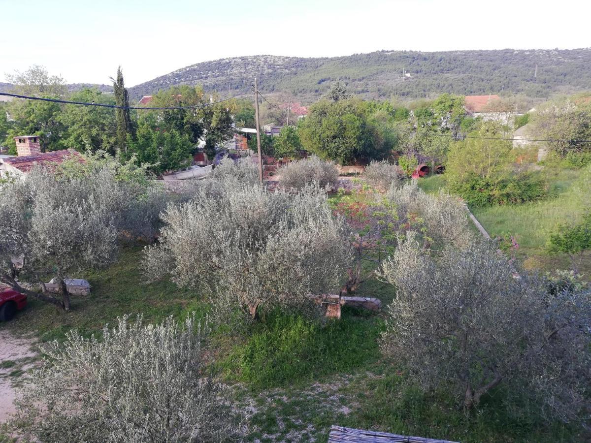 Spacious Family Apartment With Parking In The Shade And Barbecue House Šibenik Esterno foto