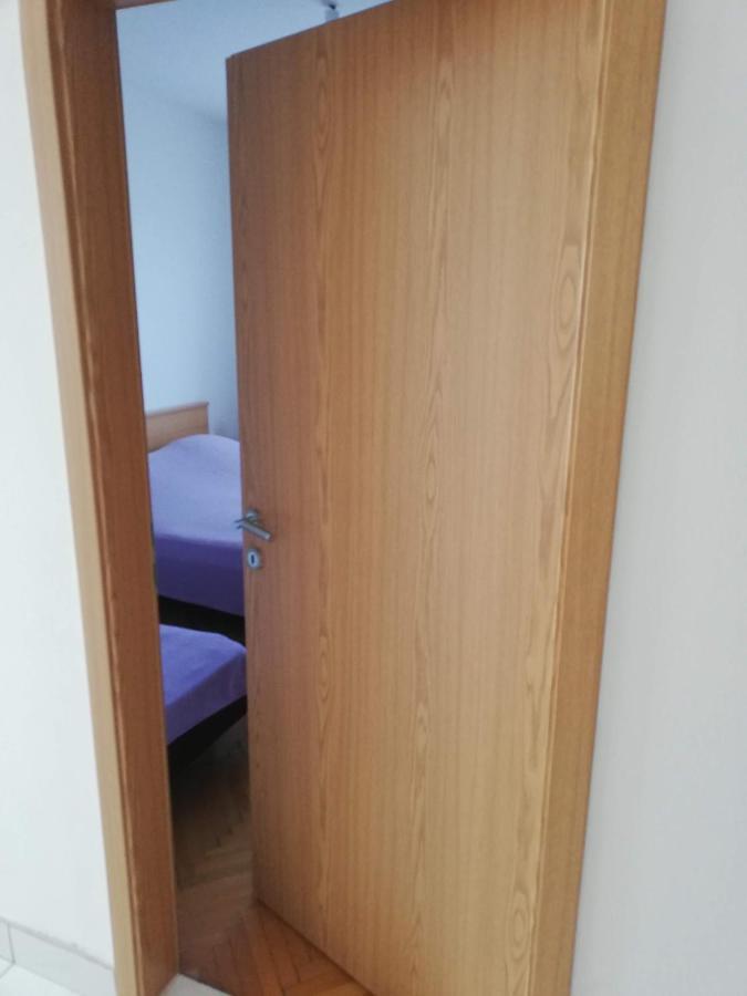 Spacious Family Apartment With Parking In The Shade And Barbecue House Šibenik Esterno foto