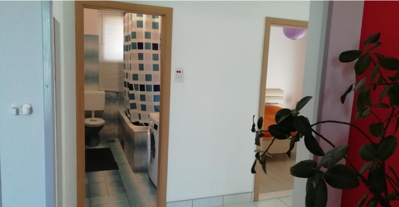 Spacious Family Apartment With Parking In The Shade And Barbecue House Šibenik Esterno foto