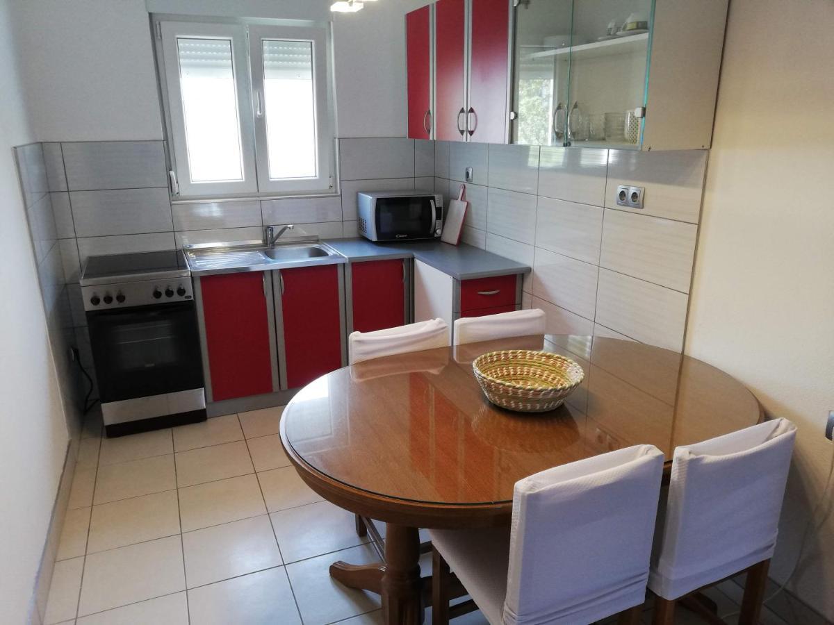 Spacious Family Apartment With Parking In The Shade And Barbecue House Šibenik Esterno foto